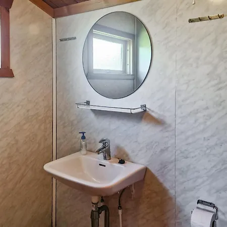 Three Bedroom In 펜션