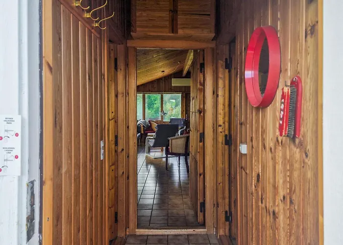Three Bedroom In Casa de Férias Løkken